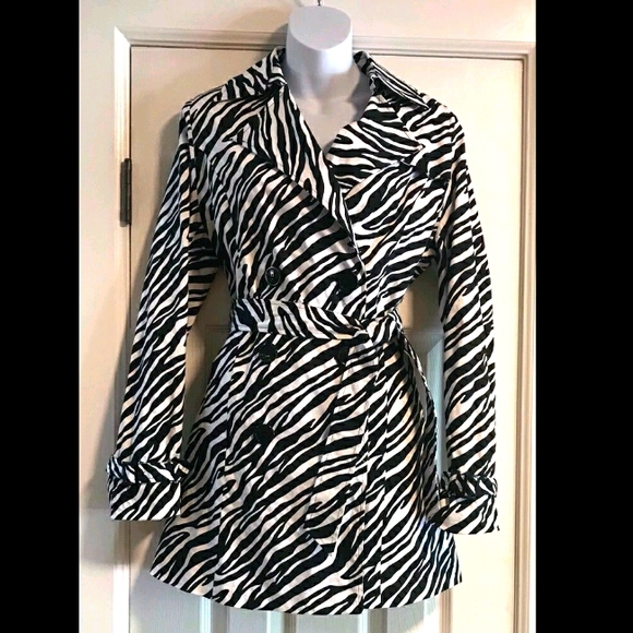 Vertigo Paris Jackets & Blazers - NWOT "Zebra" Rain/Trench Coat Vertigo,from Paris M
